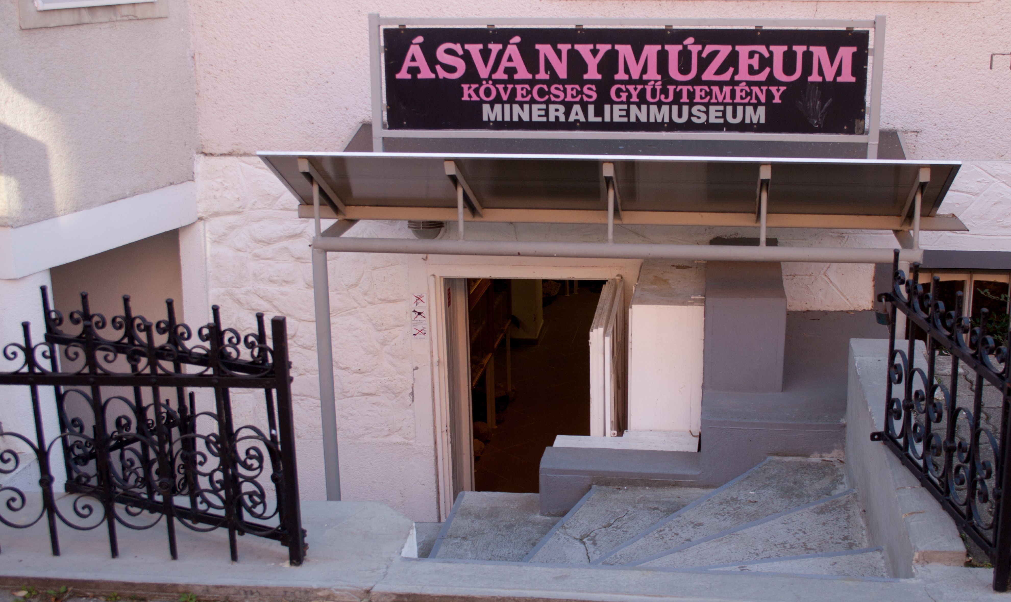 ásványmúzeum