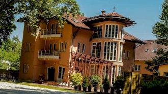 Accomo Apartmanház  - Balatoni vendégházak