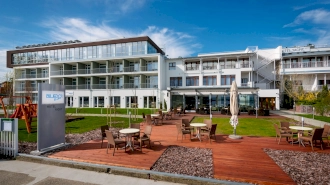 Hotel Yacht Wellness& Business Siófok  - Balatoni nyugdíjas hotelek