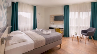Kristály Hotel  - Balatoni városnéző hotelek